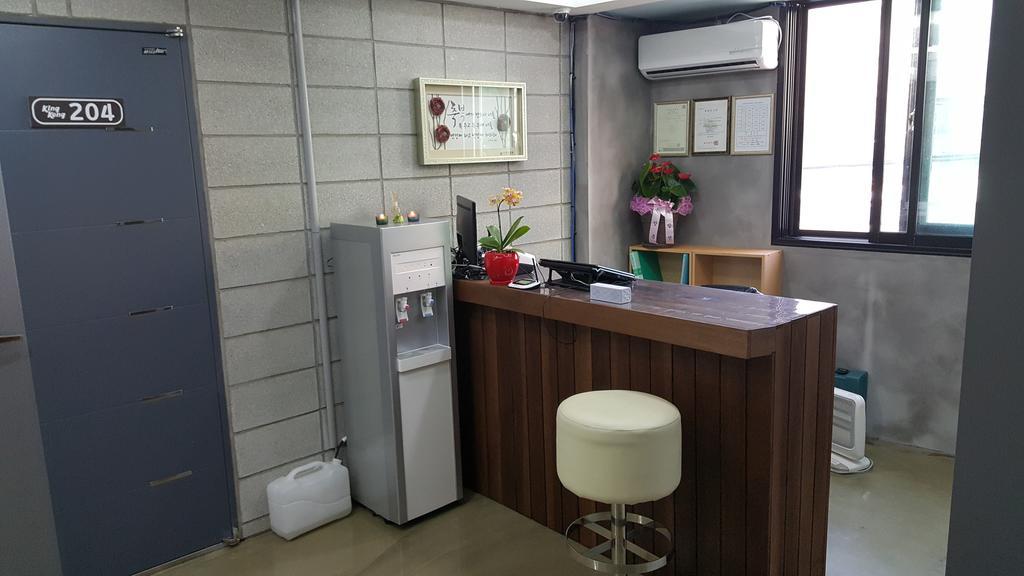 Kingkong Guesthouse Pusan Pokój zdjęcie